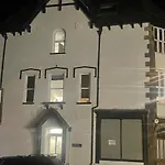 Apartment Bower House *