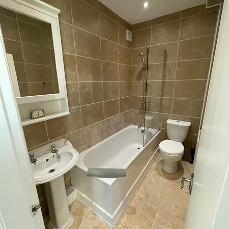 Bower House Apartment *