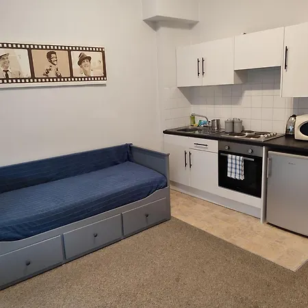 Bower House Apartment *